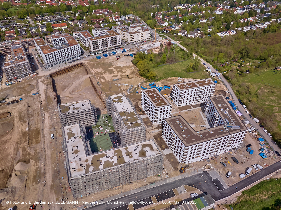 04.05.2023 - Luftbilder vom Alexisqaurtier und Pandion Verde in Neuperlach